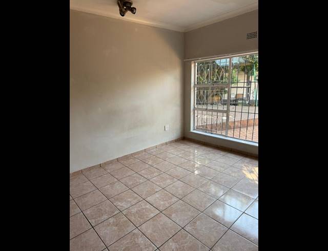 3 BEDROOM PROPERTY TO RENT IN BIRCHLEIGH NORTH